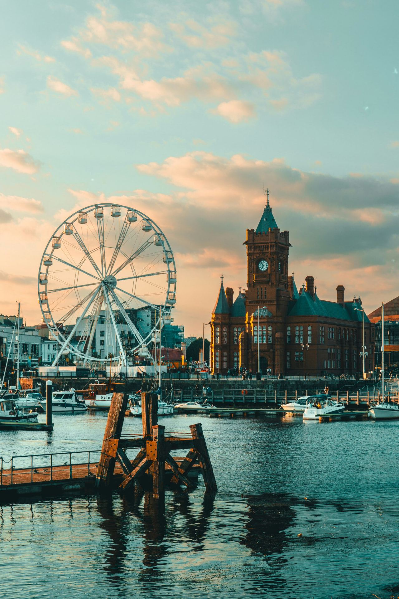 Cardiff & Newport — local landmark and streetscape